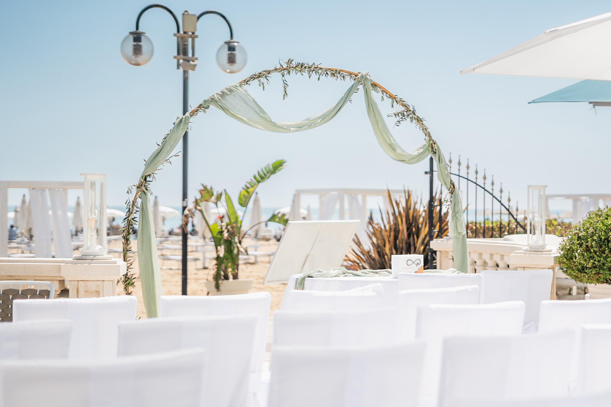 Allestimento personalizzato per matrimoni all'Hotel Casa Bianca al Mare a Jesolo