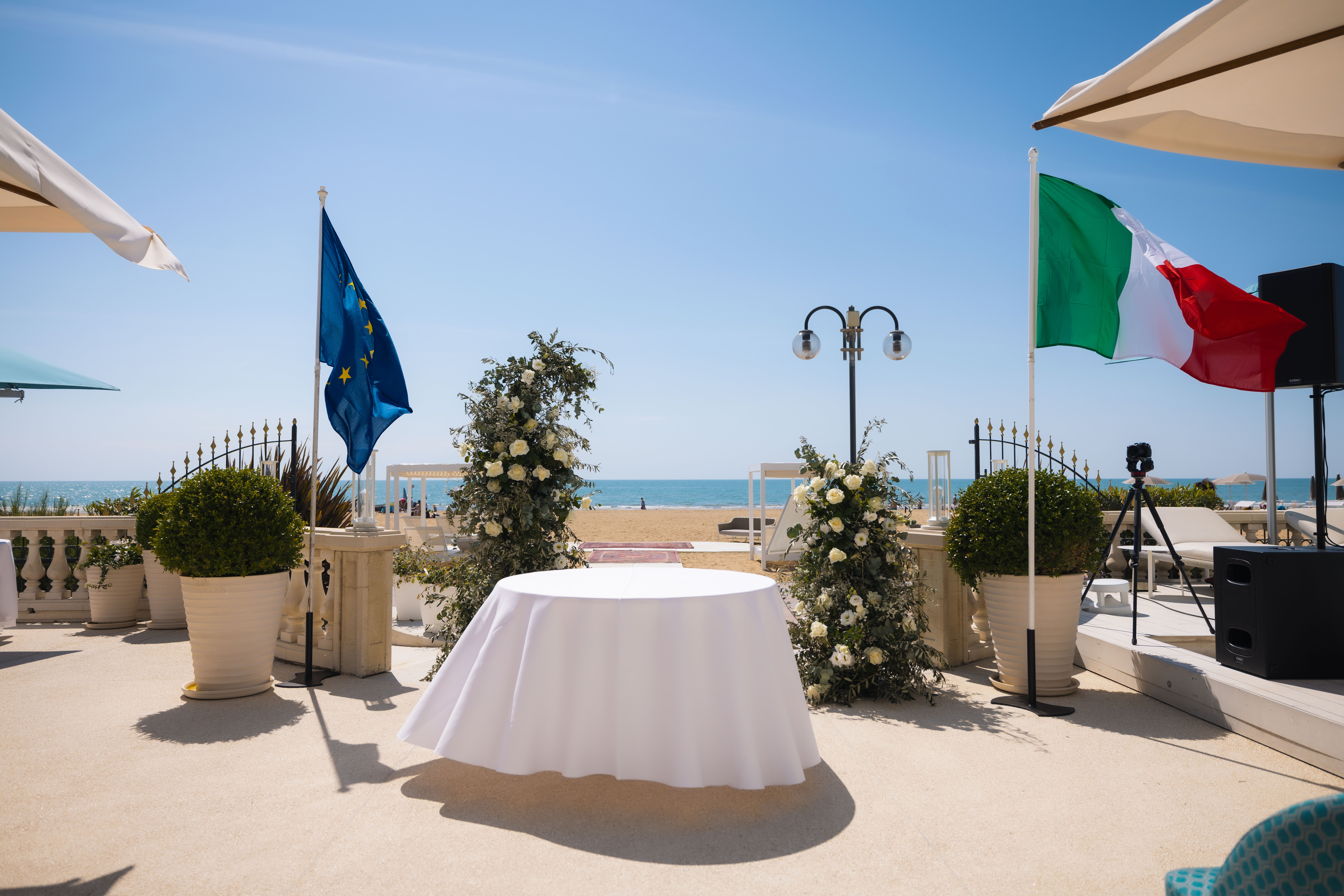 Allestimento personalizzato per matrimoni all'Hotel Casa Bianca al Mare a Jesolo